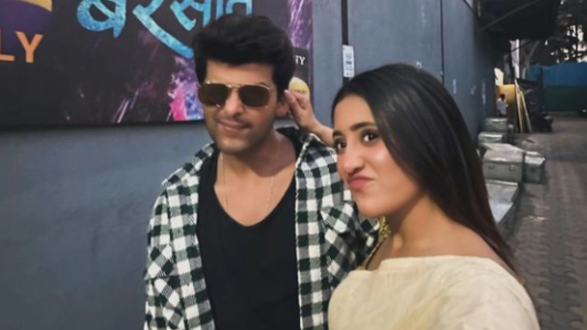 kushal-tandon-and-shivangi-joshi-reignite-dating-rumours-with-viral-kissing-video